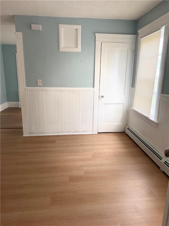 Building Photo - 694 Killingly St