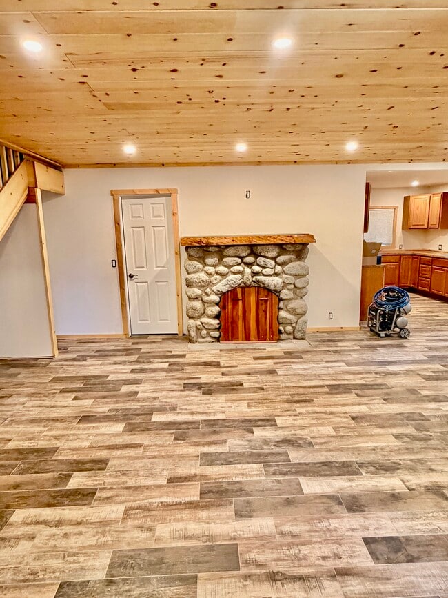 Building Photo - 25890 Wayne Rd