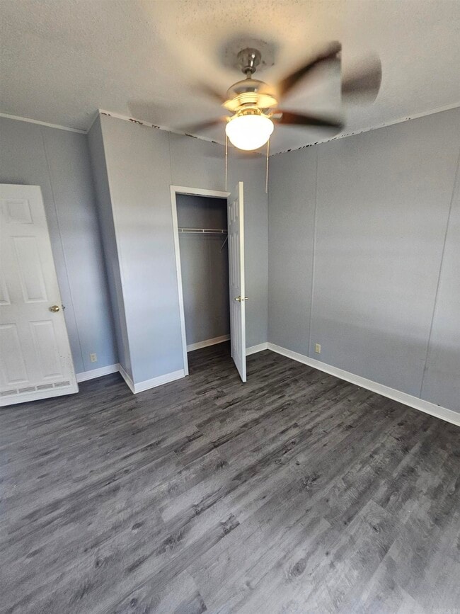 Building Photo - 3345 Confederate Dr