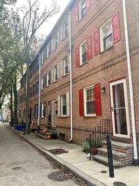 Building Photo - Amazing 2-Bedroom Townhouse Located in Bella Vista! Available mid-July!