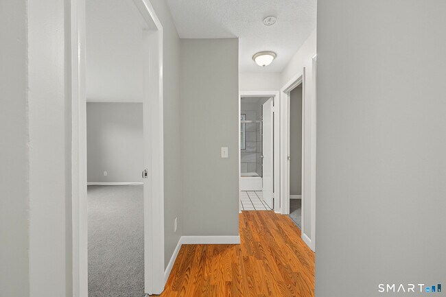 Building Photo - 6 Irving Pl