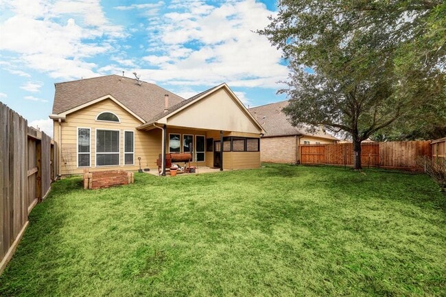 Building Photo - 6631 Larocke Trail