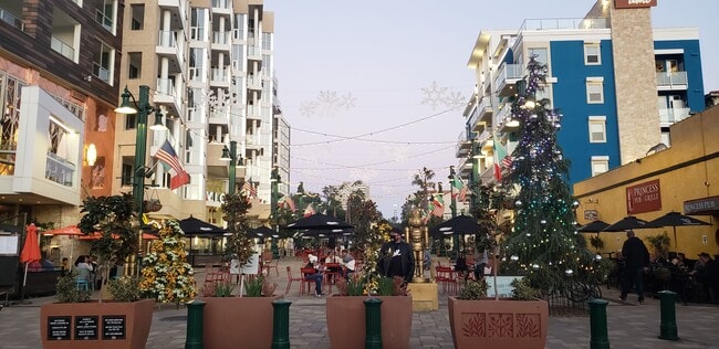 Building Photo - 602 W Fir St