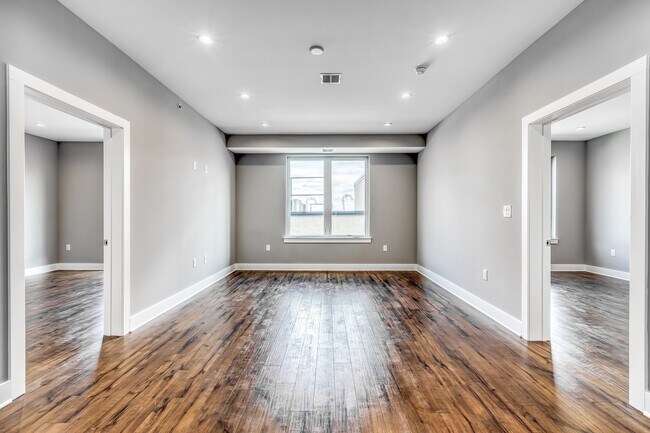 Building Photo - 330 Cambridge St