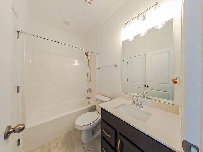 Building Photo - 5 Bedroom Home in Columbia County!