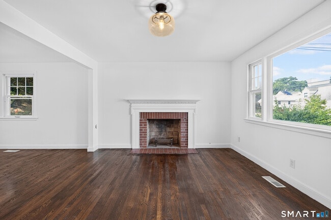 Building Photo - 11 Stratfield Pl
