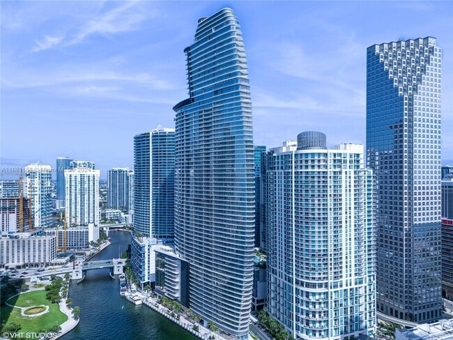 Building Photo - 300 Biscayne Blvd Way