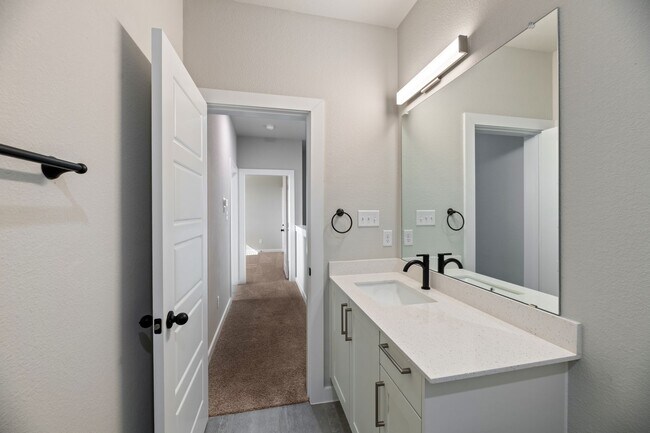 Building Photo - AVAILABLE NOW!  CUL-DE-SAC TRIPLEX LOT LOCATED ON 1-ACRE IN MIDLOTHIAN, TX!