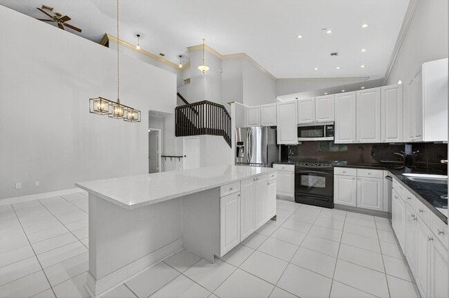 Building Photo - 6249 NW 78th Mnr