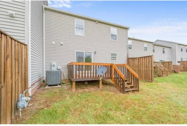 Building Photo - 590 Tall Oak Blvd NW