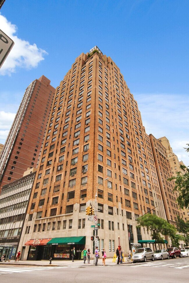 Building Photo - 10 Park Ave