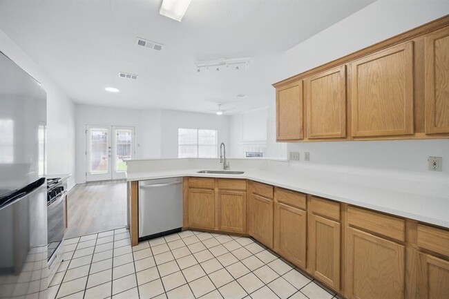 Building Photo - 2808 Kestrel Dr