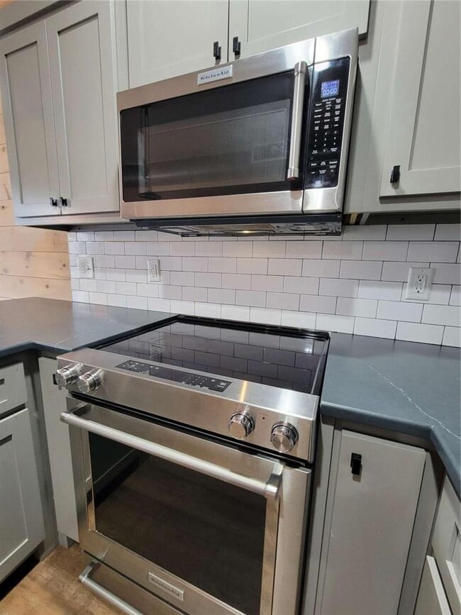 Building Photo - 550 E Main St