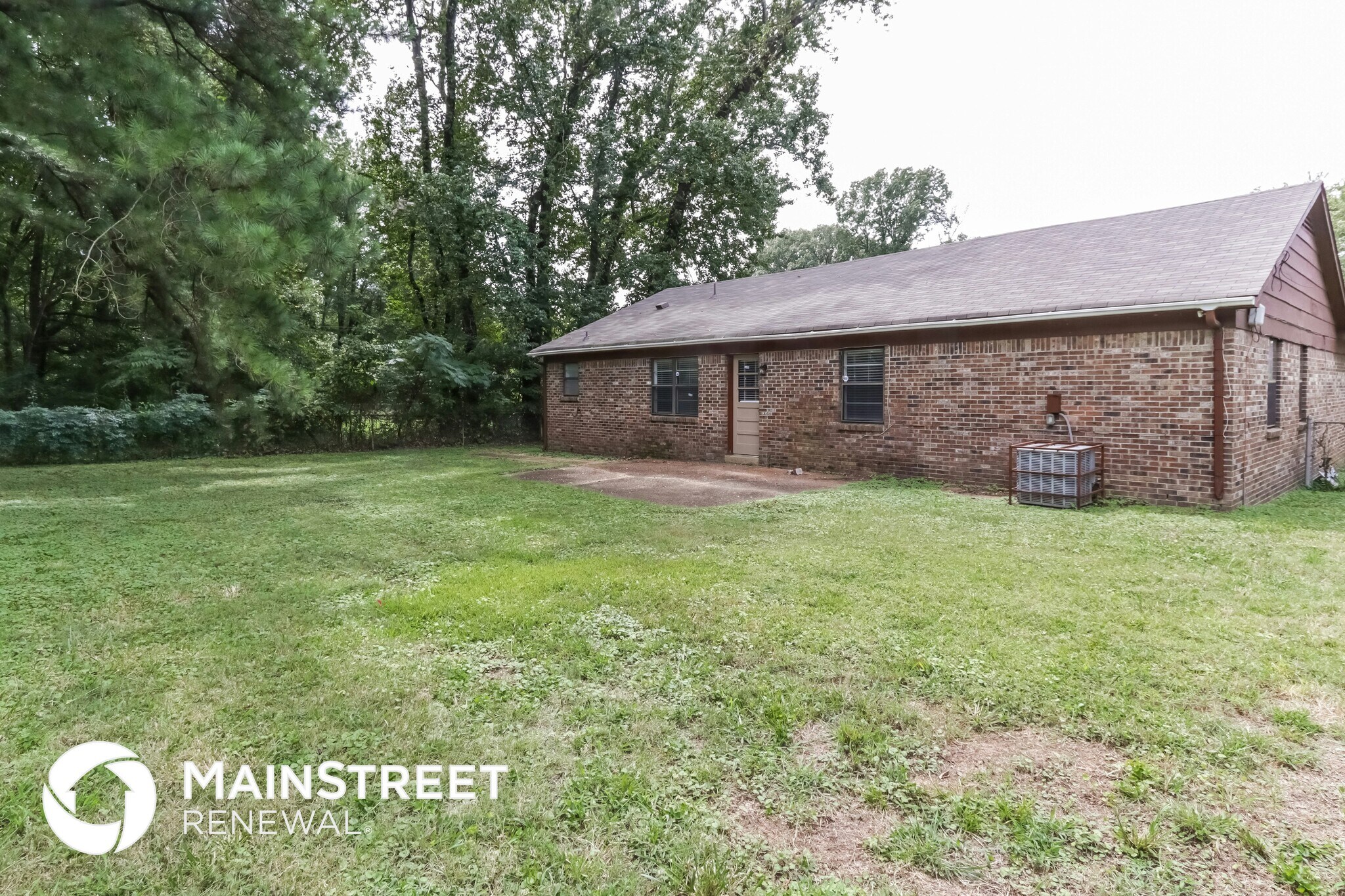 Building Photo - 4018 Sandburg St