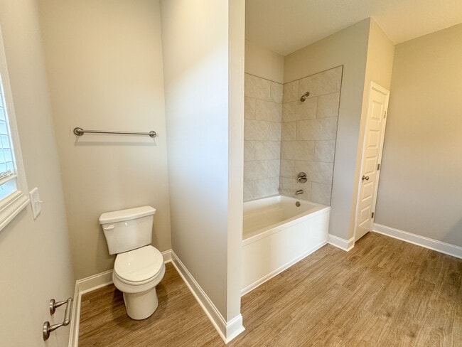 Building Photo - 310 Parkersburg Ln