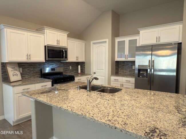 Building Photo - 13877 Paseo Perlas Dr