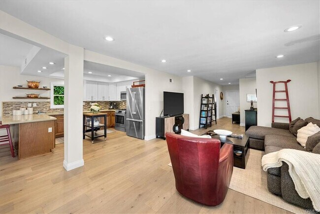 Building Photo - 1137 Vía Coronel