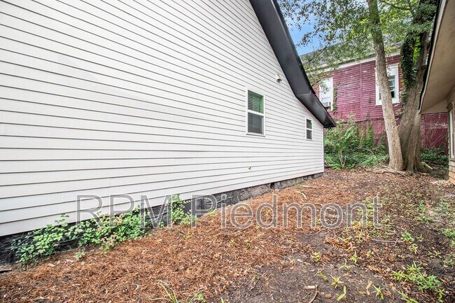 Building Photo - 751 Cascade Pl SW