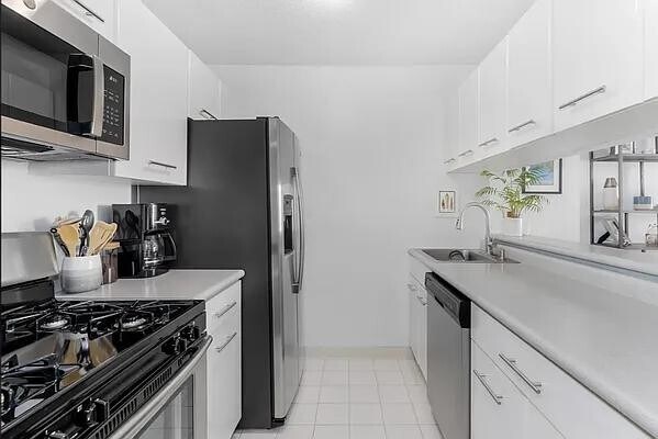 Building Photo - 2 S End Ave