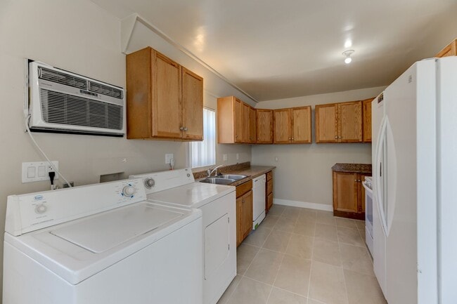 Building Photo - 402 Ilmenite Way
