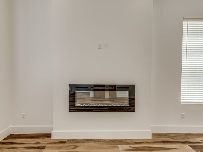 Building Photo - Home in Edmond/Oklahoma City