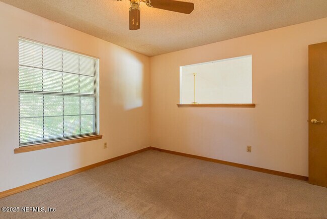 Building Photo - 3619 Bridgewood Dr