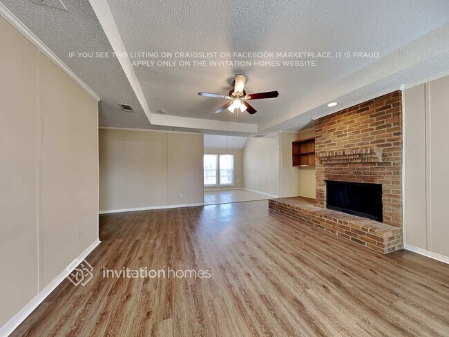 Building Photo - 525 E Jay Ct