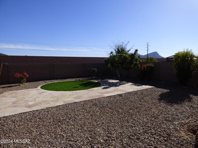 Building Photo - 10208 N Crooked Peak Trail