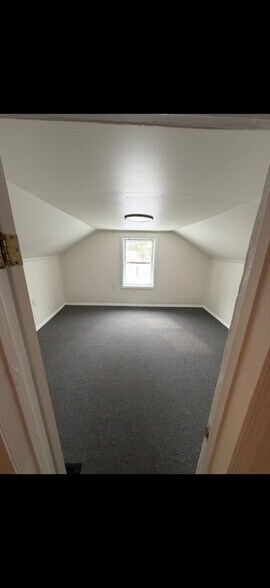 Building Photo - 191 Parkinson Ave