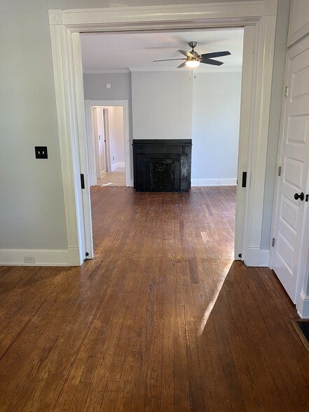 Building Photo - 618 W 26th St