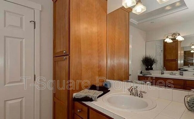 Building Photo - 1693 NE Juneberry St