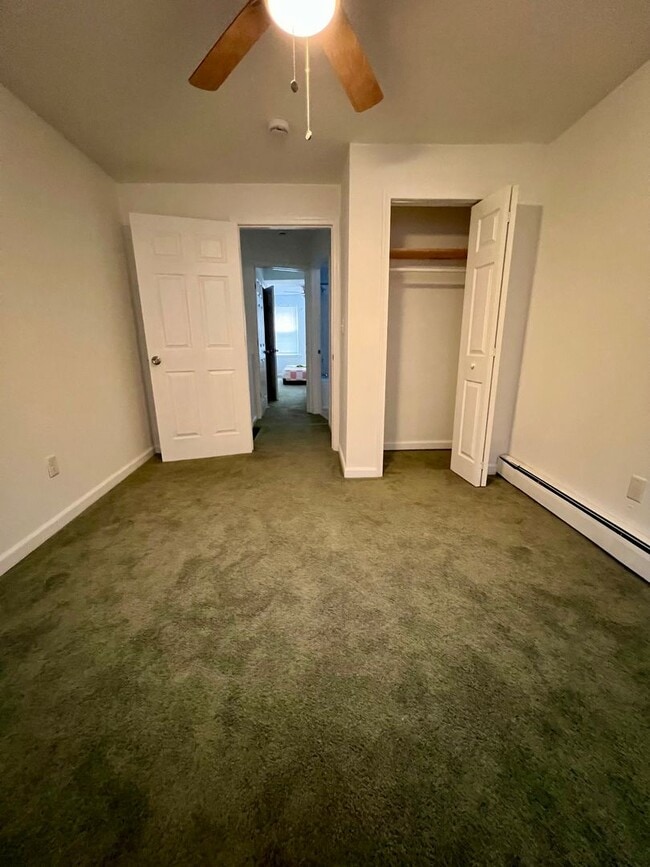 Building Photo - Stunning 2-Bedroom Townhome in the heart of Passyunk Square! Available NOW!