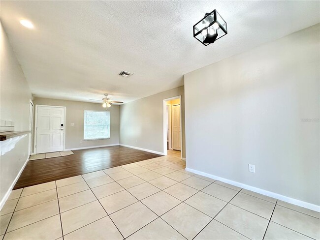 Building Photo - 132 S Bulova Dr