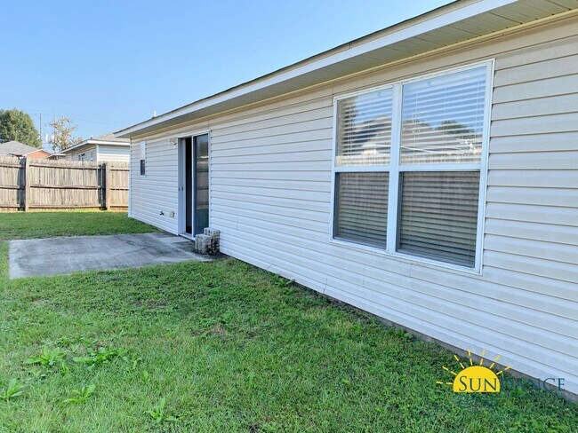 Building Photo - 217 Limestone Cir