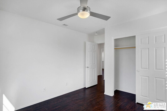 Building Photo - 607 Calle Vibrante