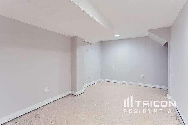 Building Photo - 4849 Xerxes Ave S