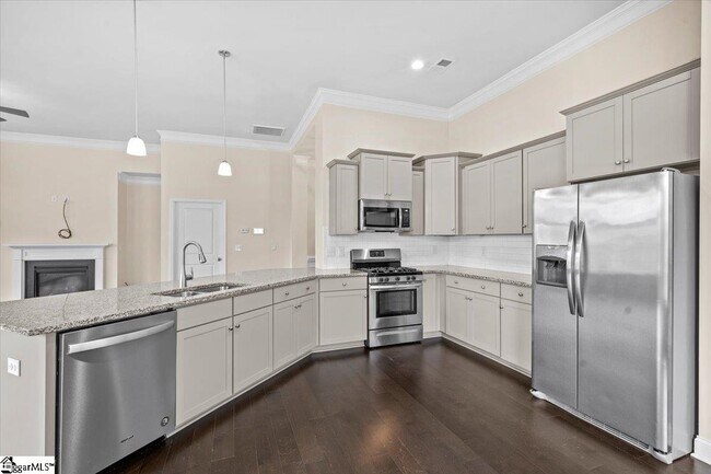 Building Photo - 906 Deephallow Pl