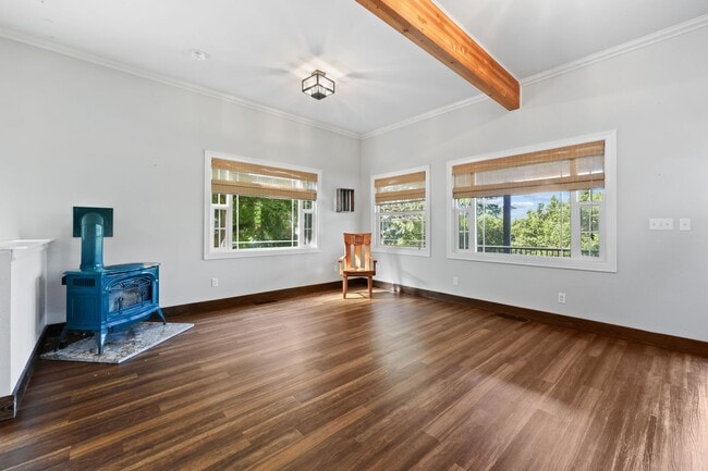 Building Photo - Reduced price! 2720 Sq. Ft. Character Home...