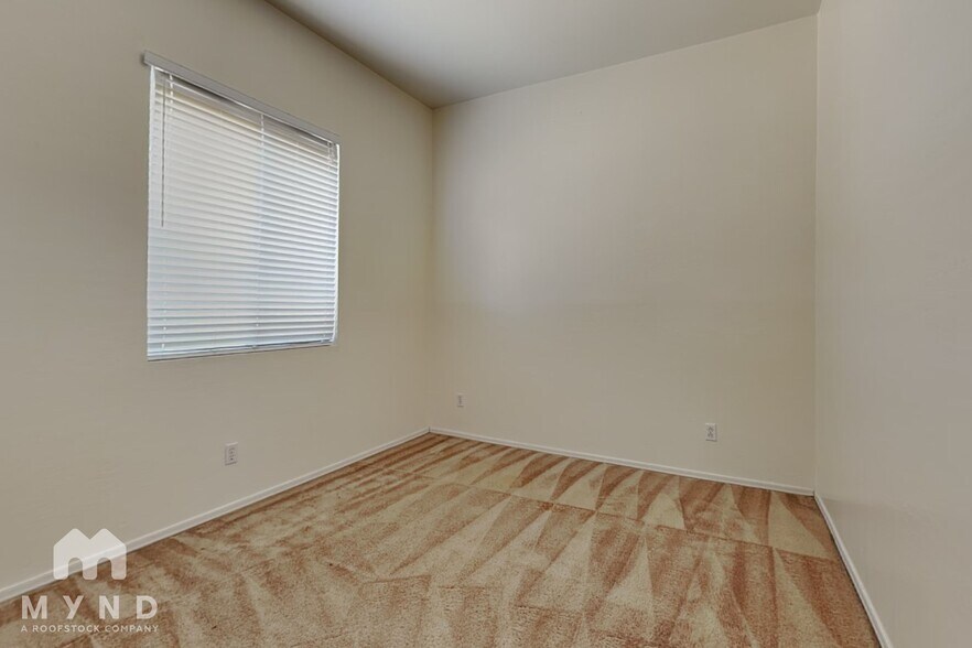 Building Photo - 21627 N 89th Dr