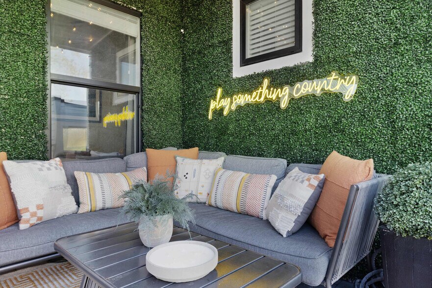 Building Photo - 1308 Montgomery Ave