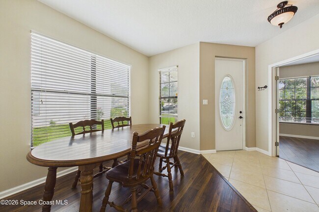 Building Photo - 551 Loxley Ct