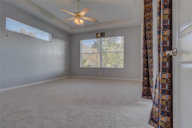 Building Photo - 10215 Evergreen Hill Dr
