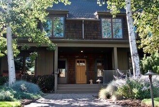 Building Photo - Furnished Condo in Pine Meadow Village