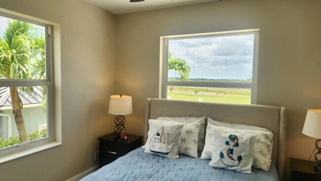 Building Photo - 1851 Corsica Dr