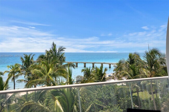 Building Photo - 16901 Collins Ave