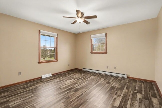 Building Photo - 303 Shed Rd