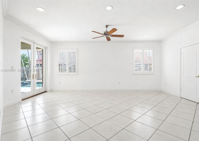 Building Photo - 15203 SW 142nd Ave