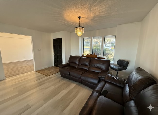 Building Photo - 2807 Macauslan St