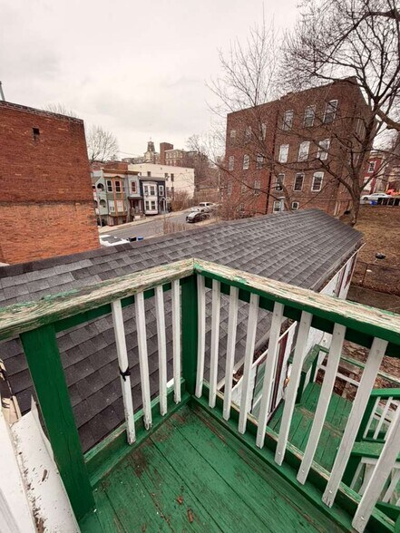 Building Photo - 266 8th St