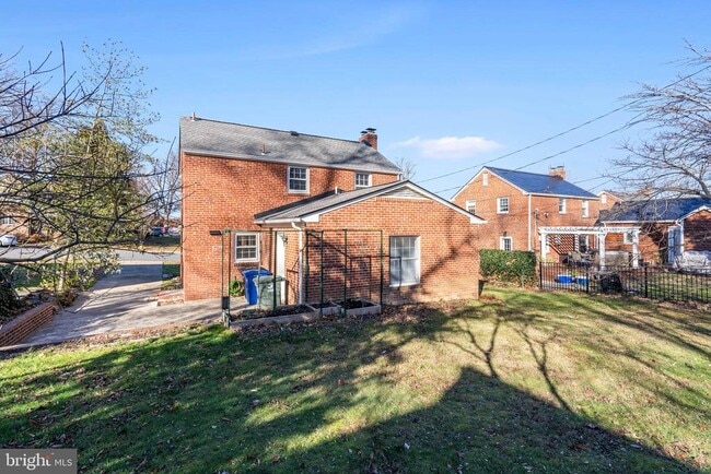 Building Photo - 6130 11th Rd N